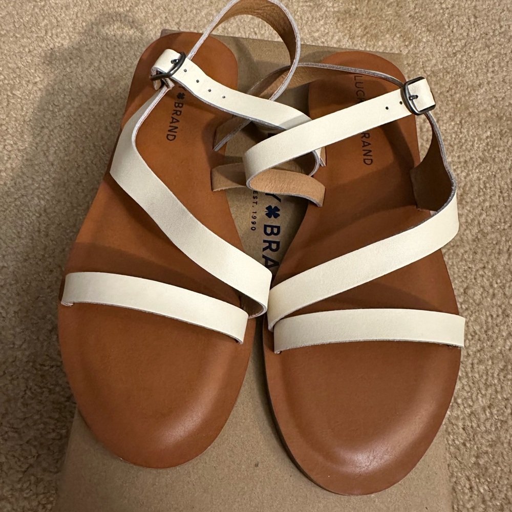 Lucky Brand Alexcia sandal size 8 like new